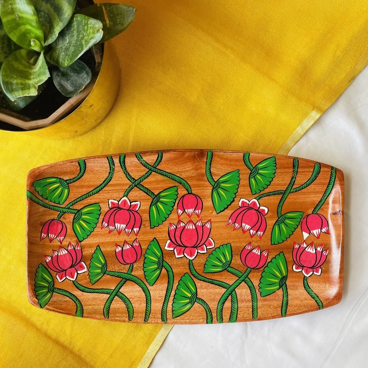 Kalini Tray - Handcrafted Mahogany Elegance