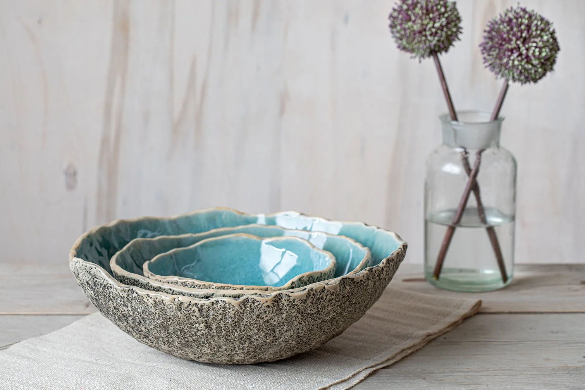 Large nesting bowl set