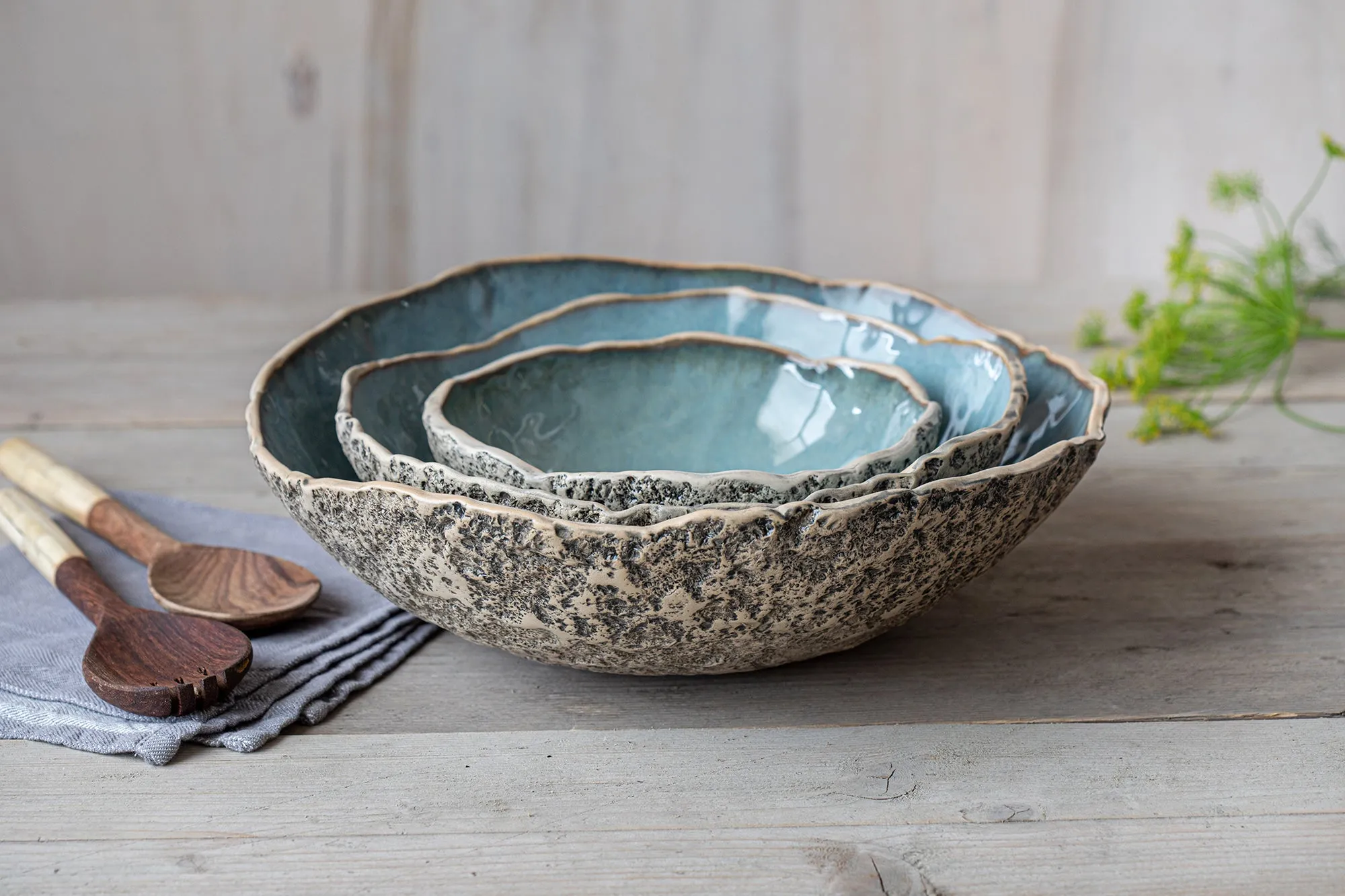 Large nesting bowl set