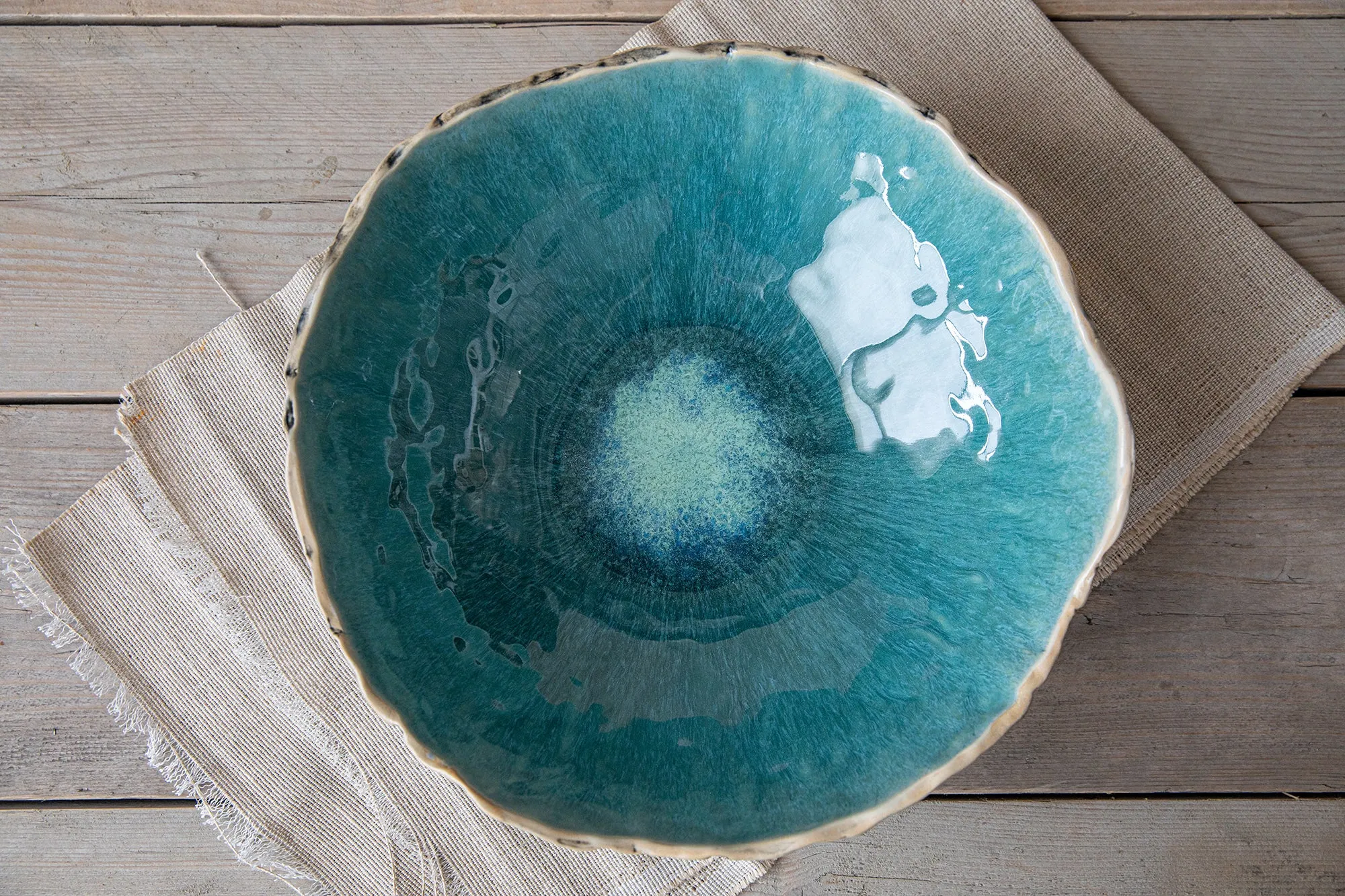 Large nesting bowl set