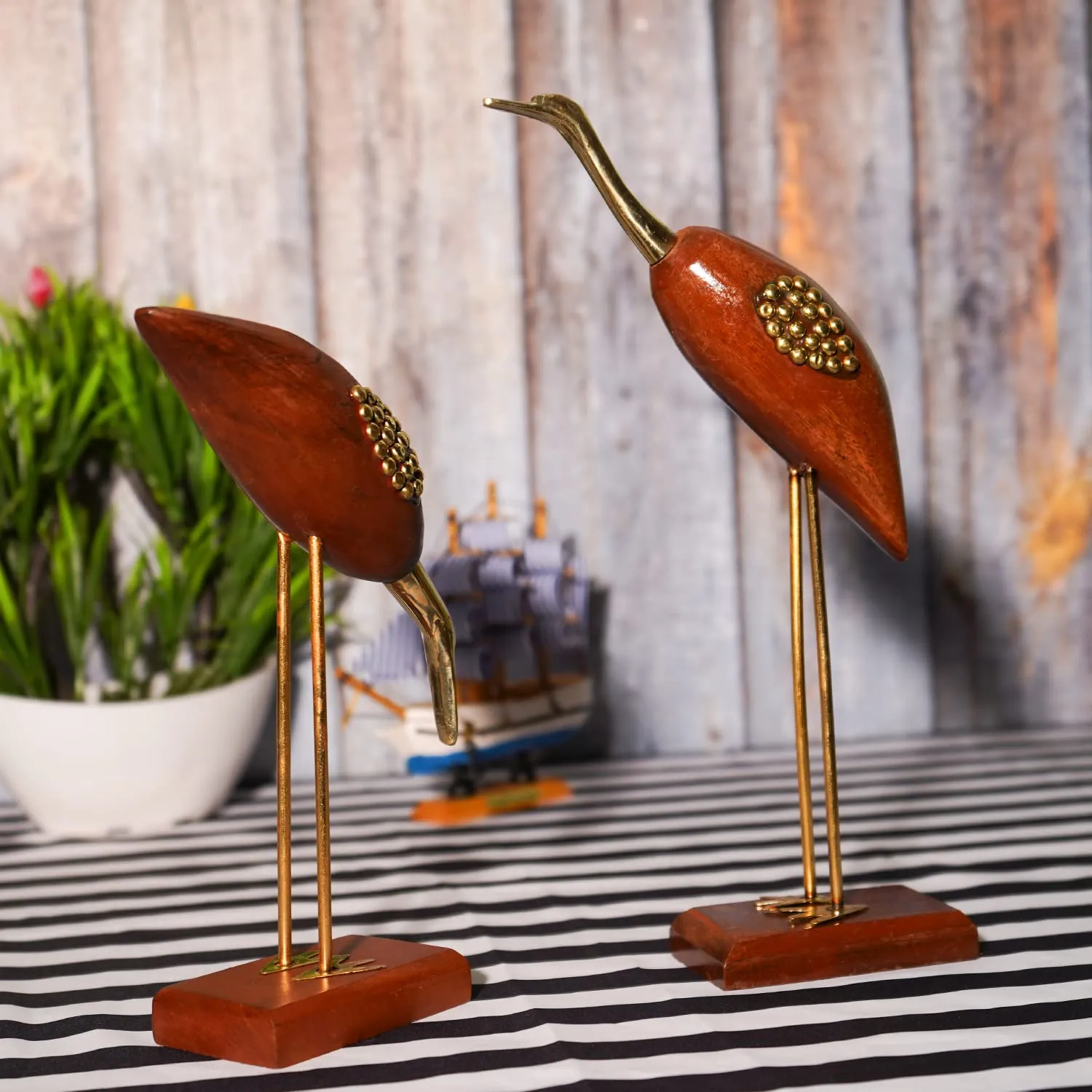 Naayaab Craft Wooden and Brass Saras, Wooden Antique Decorative Saras Swan Crane Love Birds Showpiece for Home Decor - Set of 2, Size:- Big(5 x 9 x 29cm) & Small(5 x 9 x 20cm)