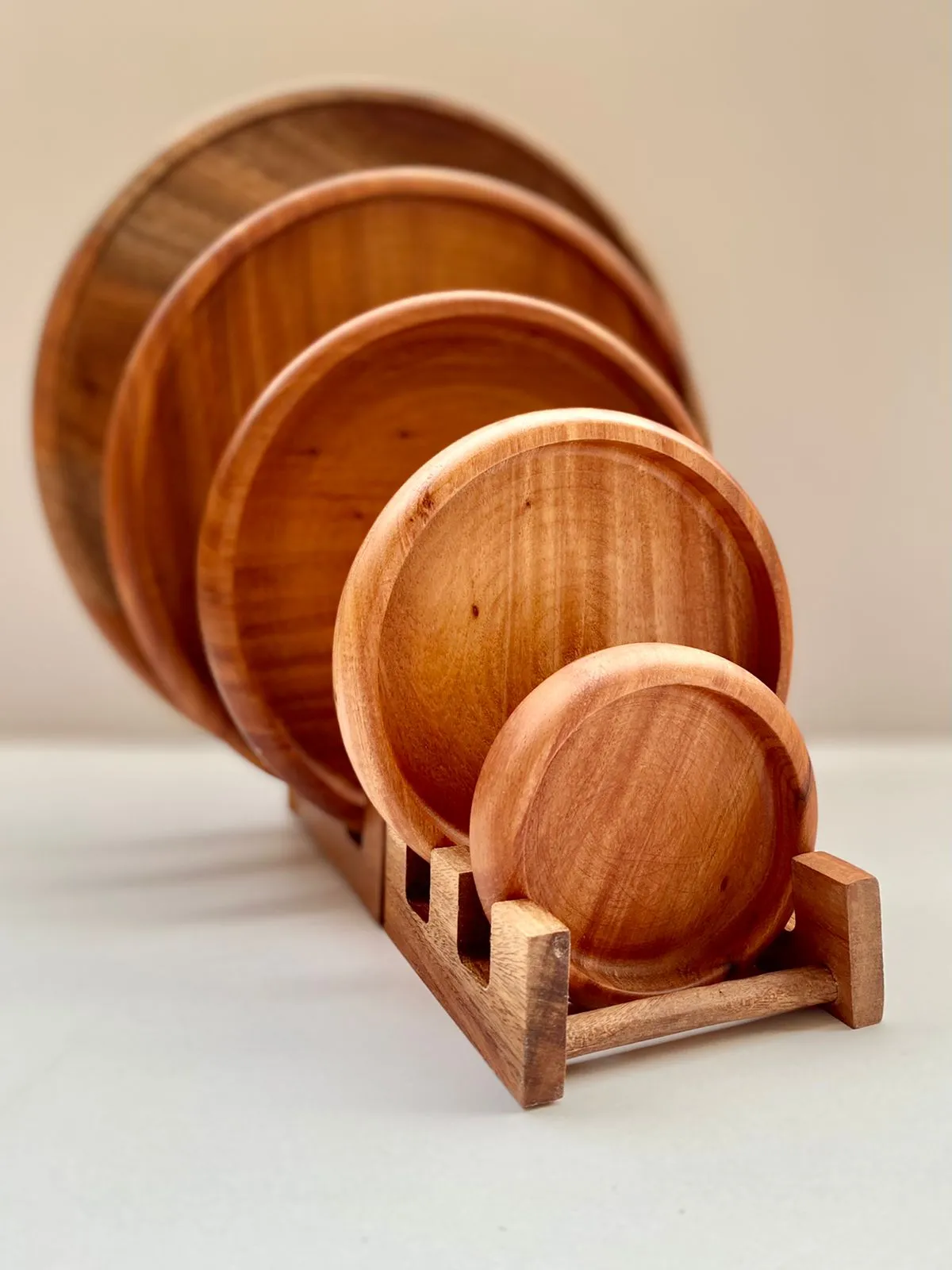 Round Plates Set