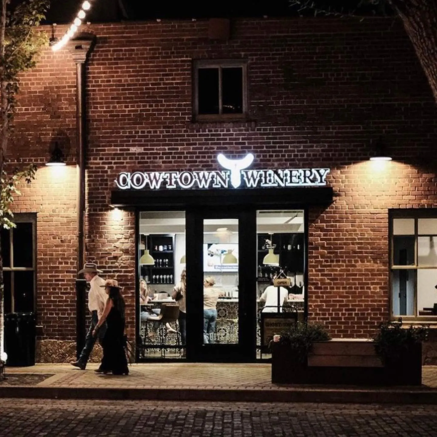 Stockyards Ghost Tour with Cowtown Winery