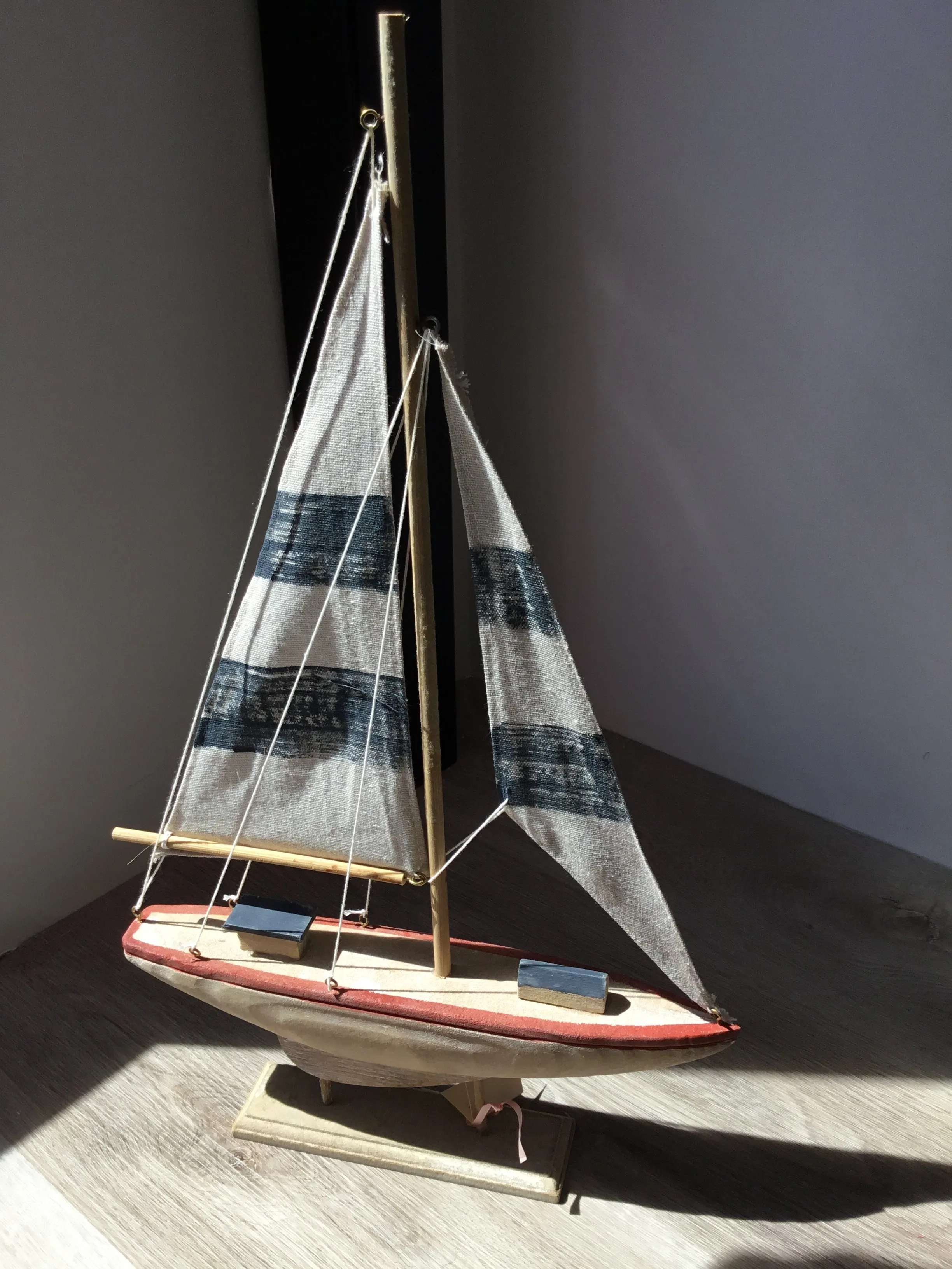 Tall Ships ND/RTBLT Rustic Boat Large