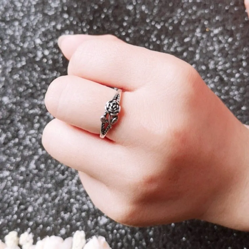Victorian Jewelry Micro Pave Black Rose Cocktail Rings for Women with Zircon