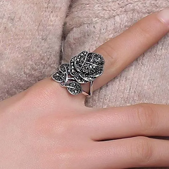 Victorian Jewelry Micro Pave Black Rose Cocktail Rings for Women with Zircon